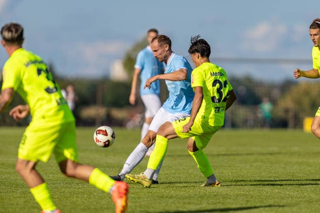 Zweikampf Jonas Kurz (TSGV Waldstetten, 06) Leandro Mendes Rangel (SV Kickers Stuttgart, 32), GER, TSGV Waldstetten vs. SV Kickers Stuttgart, Fussball, Verbandspokal, DB Regio-wfv-Pokal, Herren, Achtelfinale, Spielzeit 2026 2027, 01.09.2026, DFL DFB REGULATIONS PROHIBIT ANY USE OF PHOTOGRAPHS AS IMAGE SEQUENCES AND OR QUASI-VIDEO, GER, TSGV Waldstetten vs. SV Kickers Stuttgart, Fussball, Verbandspokal, DB Regio-wfv-Pokal, Herren, Achtelfinale, Spielzeit 2026 2027, 01.09.2026 Waldstetten Copyright: xEibner-Pressefoto JanixPlessx EP_JPL