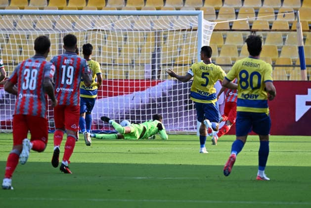 IPA88004644 - Simone Lottici Tessandri of US Cremonese scored the first goal during the soccer match between Parma Calcio 1913 and US Cremonese, a Round of 16 match in the 2026 2027 Frecciarossa Italian Cup, at Ennio Tardini Stadium on September 1, 2026 in Parma, Italy.  Copyright: xRobertoxTommasini IPAxSportx xx 88004644