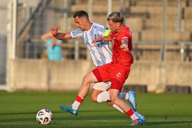 Dennis DRESSEL (1860 Muenchen), Alban GASHO (Buchbach) Fussball Landespokal Bayern, Toto Pokal TSV 1860 Muenchen - TSV Buchbach am 01.09.2026 GRUENWALDER STADION.