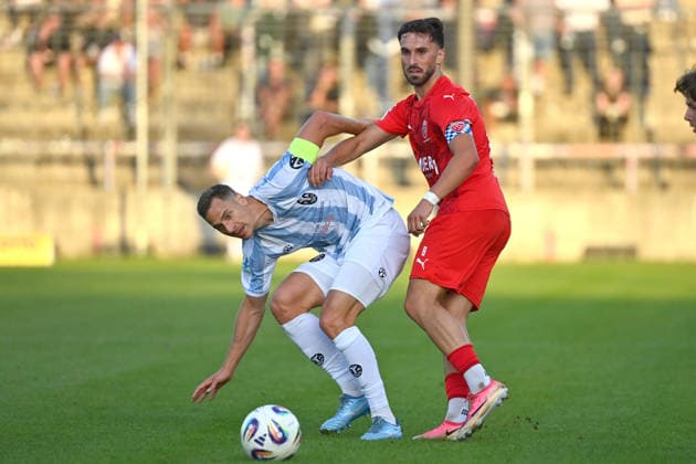 Dennis DRESSEL (1860 Muenchen), Albano GASHI (Buchbach) Fussball Landespokal Bayern, Toto Pokal TSV 1860 Muenchen - TSV Buchbach am 01.09.2026 GRUENWALDER STADION.
