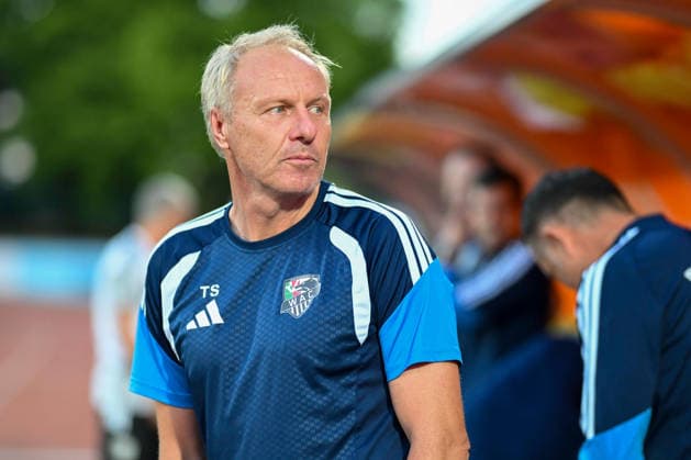 SOCCER - BL, WAC vs LASK WOLFSBERG,AUSTRIA,01.SEP.26 - SOCCER - ADMIRAL Bundesliga, Wolfsberger AC vs Linzer ASK. Image shows head coach Thomas Silberberger (WAC).  GEPAxpictures xAvnixRetkoceri