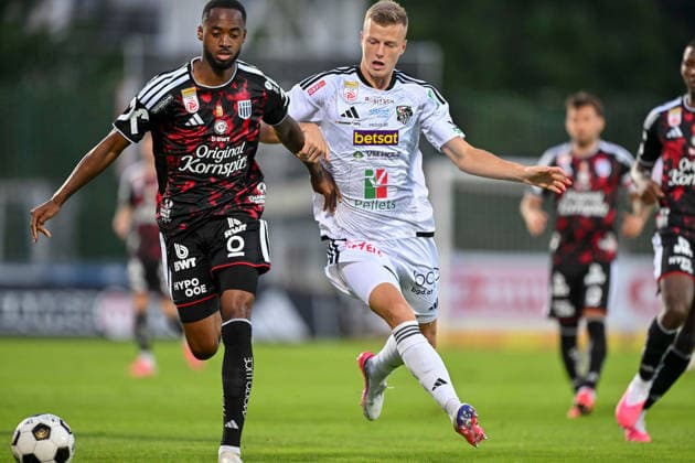 SOCCER - BL, WAC vs LASK WOLFSBERG,AUSTRIA,01.SEP.26 - SOCCER - ADMIRAL Bundesliga, Wolfsberger AC vs Linzer ASK. Image shows Melayro Bogarde (LASK) and Marco Sulzner (WAC).  GEPAxpictures xAvnixRetkoceri