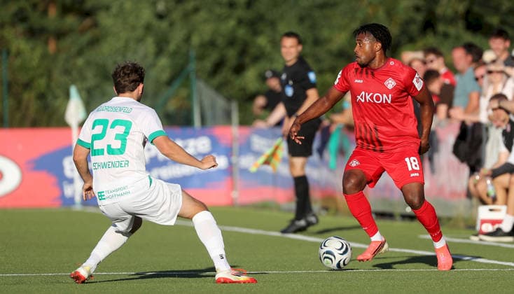01.09.2026, xfsx, Herren, Fussball, Saison 2026 2027, BFV Verbandspokal, Achtelfinale: TSV Neudrossenfeld - FC Wuerzburger Kickers v.li.: Hannes Schwender (TSV Neudrossenfeld), Franck Evina (FC Wuerzburger Kickers) Neudrossenfeld Deutschland