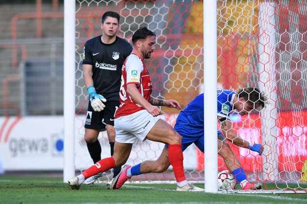 Fußball Regionalliga West 6. Spieltag Rot-Weiß Oberhausen - SV Westfalia Rhynern am 01.09.2026 im Stadion Niederrhein in Oberhausen Tor zum 2:0 durch Nils Winter ( Oberhausen )