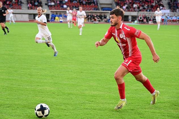 01.09.2026 xkhx Kassel, Auestadion Regionalliga Südwest Saison 2026 2027 KSV Hessen Kassel - SV Eintracht-Trier Aaron Liesche Prieto (6, Hessen Kassel), Freisteller