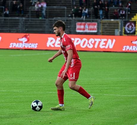 01.09.2026 xkhx Kassel, Auestadion Regionalliga Südwest Saison 2026 2027 KSV Hessen Kassel - SV Eintracht-Trier Aaron Liesche Prieto (6, Hessen Kassel) Freisteller