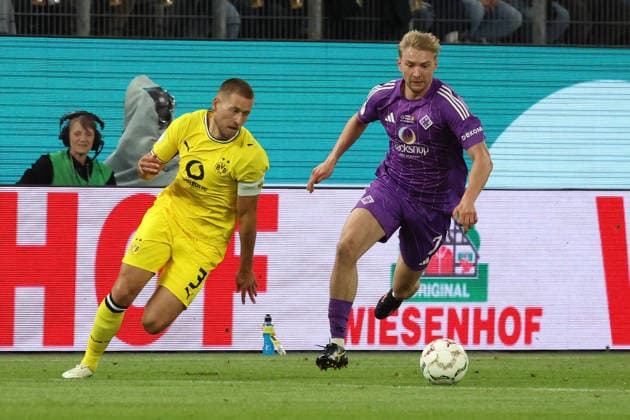 01.09.2026, xrekx, Fussball DFB Pokal 1.Runde, Hamburg-Eimsbütteler Ballsport-Club - Borussia Dortmund v.l. Waldemar Anton (Borussia Dortmund) Tjorven Bastian Dan Koehler (HEBC) Zweikampf, Aktion, action, battle for the ball Hamburg *** September 1, 2026, xrekx, Soccer, DFB Cup First Round, Hamburg Eimsbütteler Ballsport Club vs. Borussia Dortmund, Waldemar Anton, Borussia Dortmund, Tjorven, Bastian, Dan Koehler, HEBC, tackle, action, battle for the ball, Hamburg