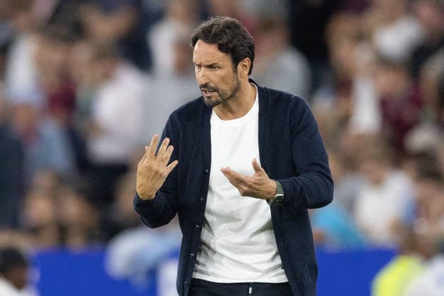 West Ham United v Wolverhampton Wanderers, EFL Sky Bet Championship, EFL, Football, London Stadium, London, UK - 01 Sep 2026 Wolverhampton Wanderers Head Coach Cesar Peixoto reacts in the Technical Area London London Stadium Stratford GBR, UK NEWSPAPERS OUT Copyright: xEllixBirchx