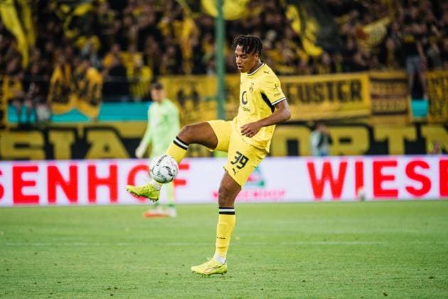 DFB-Pokal: HEBC - Borussia Dortmund, 01.09.2026 Filippo Calixte ManÃ (Borussia Dortmund, 39) am Ball; Fußball, DFB-Pokal, 1. Runde: HEBC vs. Borussia Dortmund am 01.09.2026 im Volksparkstadion, Hamburg DFB REGULATIONS PROHIBIT ANY USE OF PHOTOGRAPHS AS IMAGE SEQUENCES AND OR QUASI-VIDEO. *** DFB Cup: HEBC vs. Borussia Dortmund, September 1, 2026; Filippo Calixte Manà of Borussia Dortmund, No. 39 with the ball; soccer, DFB Cup, Round 1: HEBC vs. Borussia Dortmund on September 1, 2026, at Volksparkstadion, Hamburg. DFB REGULATIONS PROHIBIT ANY USE OF PHOTOGRAPHS AS IMAGE SEQUENCES AND OR QUASI-VIDEO Copyright: xBEAUTIFULxSPORTS Tonhäuserx