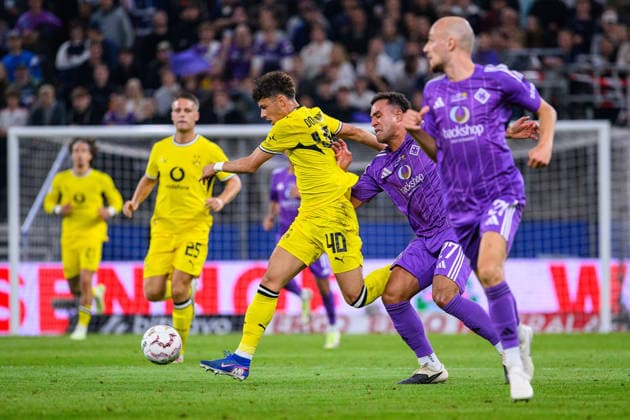 Fußball I Saison 2026-2027 I DFB-Pokal I 1. Runde I HEBC - Borussia Dortmund I 01.09.2026 Samuele Inacio (40, Borussia Dortmund), Lionel von Zitzewitz (27, HEBC Hamburg) Hamburg Volksparkstadion Hamburg Deutschland *** Soccer 2026–2027 Season DFB Cup First Round HEBC vs. Borussia Dortmund September 1, 2026 Samuele Inacio (40), Borussia Dortmund; Lionel von Zitzewitz (27), HEBC Hamburg Hamburg Volksparkstadion, Hamburg, Germany Copyright: xLobecax xHenningxRohlfsx