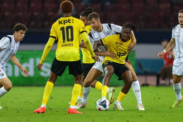 1. September 2026, Fussball, Brack Super League 2026 27, Runde 6, FC Zürich vs. BSC Young Boys, Stadion Letzigrund, Zürich, Schweiz Zahlreiche Zweikämpfe im Mittelfeld prägen die erste Spielhälfte Photo: Urs Ottiger