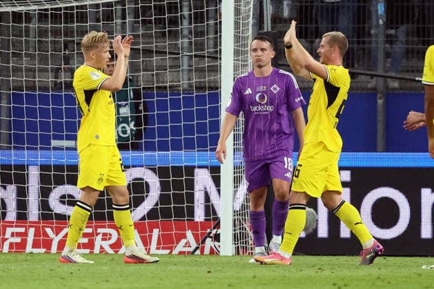 01.09.2026, xrekx, Fussball DFB Pokal 1.Runde, Hamburg-Eimsbütteler Ballsport-Club - Borussia Dortmund v.l. Torjubel nach dem Tor zum celebrating the goal celebrate 0:2 durch Daniel Svensson (Borussia Dortmund) mit Julian Ryerson (Borussia Dortmund) Hamburg *** September 1, 2026, xrekx, Soccer, DFB Cup, 1st Round, Hamburg Eimsbütteler Ballsport Club vs. Borussia Dortmund. Goal celebration after Daniel Svensson scored to make it 0-2 for Borussia Dortmund, with Julian Ryerson of Borussia Dortmund in Hamburg.