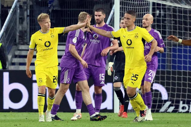01.09.2026, xrekx, Fussball DFB Pokal 1.Runde, Hamburg-Eimsbütteler Ballsport-Club - Borussia Dortmund v.l. Torjubel nach dem Tor zum celebrating the goal celebrate 0:2 durch Daniel Svensson (Borussia Dortmund) mit Joey Veerman (Borussia Dortmund) Hamburg *** September 1, 2026, xrekx, Soccer, DFB Cup, First Round, Hamburg Eimsbütteler Ballsport Club vs. Borussia Dortmund – Goal celebration after Daniel Svensson’s goal (0–2) for Borussia Dortmund, featuring Joey Veerman; Borussia Dortmund vs. Hamburg