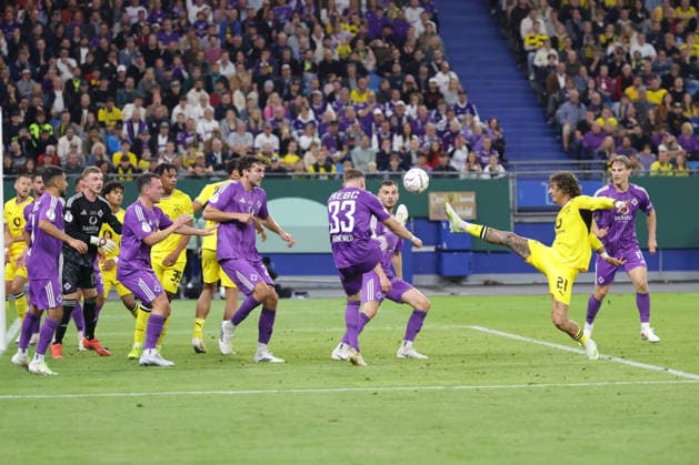 2026.09.01 xfsx DFB-Pokal Erste Runde, Saison 2026 2027 HEBC Hamburg - Borussia Dortmund v.l. Christopher Gruenewald (HEBC Hamburg, 33), Fabio Silva (Borussia Dortmund, 21) in aktion, in action (DFL DFB regulations prohibit any use of photographs as image sequences and or quasi-video. *** September 1, 2026 xfsx DFB Cup First Round, 2026–2027 Season HEBC Hamburg vs. Borussia Dortmund, Christopher Gruenewald (HEBC Hamburg, 33), Fabio Silva, Borussia Dortmund, 21, in action. DFL and DFB regulations prohibit any use of photographs as image sequences and or quasi-video. Copyright: HMBxMedia FernandoxSoares