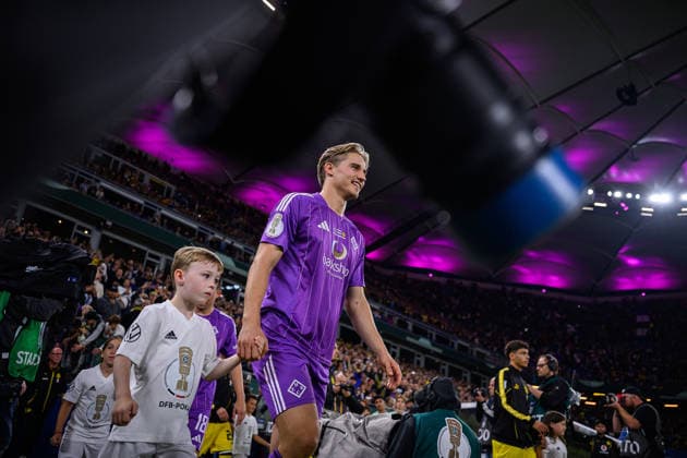 Fußball I Saison 2026-2027 I DFB-Pokal I 1. Runde I HEBC - Borussia Dortmund I 01.09.2026 Robert Schick (17, HEBC Hamburg) Hamburg Volksparkstadion Hamburg Deutschland *** Soccer I 2026–2027 Season I DFB Cup I First Round I HEBC vs. Borussia Dortmund I September 1, 2026 Robert Schick 17, HEBC Hamburg, Volksparkstadion, Hamburg, Germany Copyright: xLobecax xHenningxRohlfsx