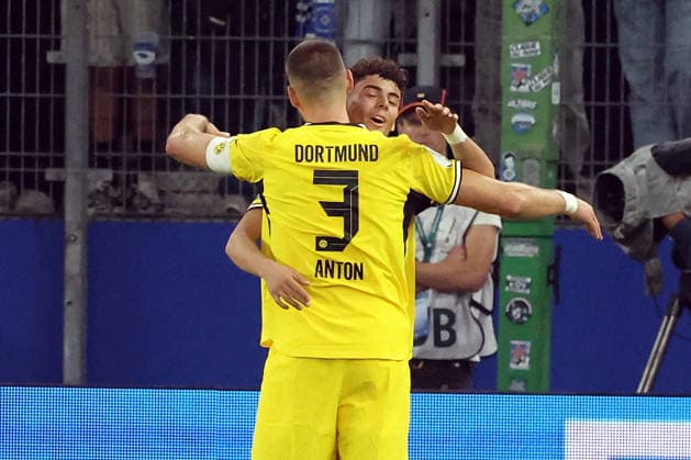01.09.2026, xrekx, Fussball DFB Pokal 1.Runde, Hamburg-Eimsbütteler Ballsport-Club - Borussia Dortmund v.l. Torjubel nach dem Tor zum celebrating the goal celebrate 0:3 durch Samuele Inacio (Borussia Dortmund) mit Waldemar Anton (Borussia Dortmund) Hamburg *** September 1, 2026, xrekx, Soccer, DFB Cup First Round, Hamburg Eimsbütteler Ballsport Club vs. Borussia Dortmund, goal celebration after Samuele Inacio scored the 0-3 goal for Borussia Dortmund, featuring Waldemar Anton, Borussia Dortmund vs. Hamburg