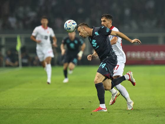 IPA88009016 - Ardian Ismajli plays in the 2026-2027 Coppa Italia match between Torino and Monza in Turin on Tuesday, September 1, 2026.  Copyright: xLorisxRoselli IPAxSportx xx 88009016