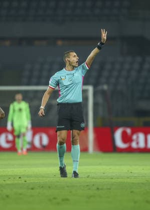 IPA88009318 - Referee Daniele Perenzoni during the 2026 27 Coppa Italia soccer match between Torino FC and AC Monza on September 1, 2026, at the Stadio Olimpico Grande Torino in Turin, Italy. Photo by Nderim KACELI  Copyright: xNderimxKaceli IPAxSportx xx 88009318