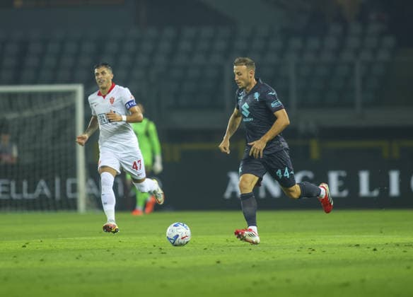 IPA88009294 - Ardian Ismajli of Torino FC during the 2026 27 Coppa Italia soccer match between Torino FC and AC Monza on September 1, 2026, at Stadio Olimpico Grande Torino, Turin, Italy. Photo by Nderim KACELI  Copyright: xNderimxKaceli IPAxSportx xx 88009294