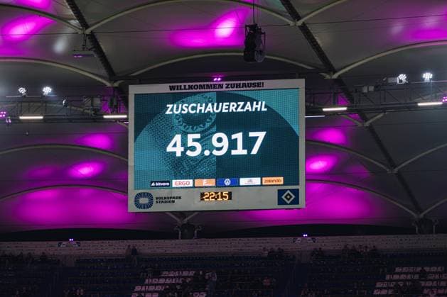DFB-Pokal: HEBC - Borussia Dortmund, 01.09.2026 Zuschaueranzahl 45.917, Anzeigetafel; Fußball, DFB-Pokal, 1. Runde: HEBC vs. Borussia Dortmund am 01.09.2026 im Volksparkstadion, Hamburg DFB REGULATIONS PROHIBIT ANY USE OF PHOTOGRAPHS AS IMAGE SEQUENCES AND OR QUASI-VIDEO. *** DFB Cup: HEBC vs. Borussia Dortmund, September 1, 2026; Attendance: 45,917; Scoreboard: Soccer, DFB Cup, First Round: HEBC vs. Borussia Dortmund on September 1, 2026, at the Volksparkstadion, Hamburg. DFB regulations prohibit any use of photographs as image sequences and or quasi-video. Copyright: xBEAUTIFULxSPORTS Tonhäuserx