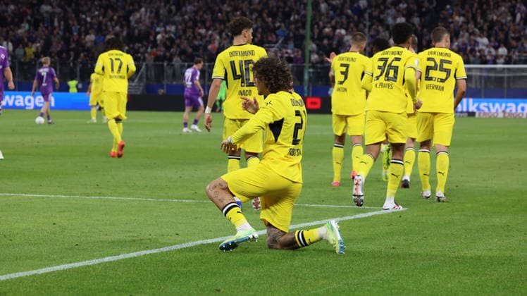 01.09.2026, xrekx, Fussball DFB Pokal 1.Runde, Hamburg-Eimsbütteler Ballsport-Club - Borussia Dortmund v.l. Torjubel nach dem Tor zum celebrating the goal celebrate 0:5 durch Fabio Silva (Borussia Dortmund) Hamburg *** September 1, 2026, xrekx, Soccer DFB Cup First Round, Hamburg Eimsbütteler Ballsport Club vs. Borussia Dortmund – Goal celebration after Fabio Silva scored the 0-5 goal for Borussia Dortmund in Hamburg