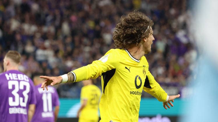 01.09.2026, xrekx, Fussball DFB Pokal 1.Runde, Hamburg-Eimsbütteler Ballsport-Club - Borussia Dortmund v.l. Torjubel nach dem Tor zum celebrating the goal celebrate 0:5 durch Fabio Silva (Borussia Dortmund) Hamburg *** September 1, 2026, xrekx, Soccer DFB Cup 1st Round, Hamburg Eimsbütteler Ballsport Club vs. Borussia Dortmund – Goal celebration after Fabio Silva s goal for Borussia Dortmund against Hamburg (0–5)