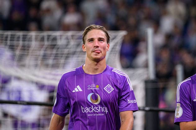 Fußball I Saison 2026-2027 I DFB-Pokal I 1. Runde I HEBC - Borussia Dortmund I 01.09.2026 Robert Schick (17, HEBC Hamburg) Hamburg Volksparkstadion Hamburg Deutschland *** Soccer 2026–2027 Season DFB Cup First Round HEBC vs. Borussia Dortmund September 1, 2026 Robert Schick 17, HEBC Hamburg Volksparkstadion, Hamburg, Germany Copyright: xLobecax xHenningxRohlfsx