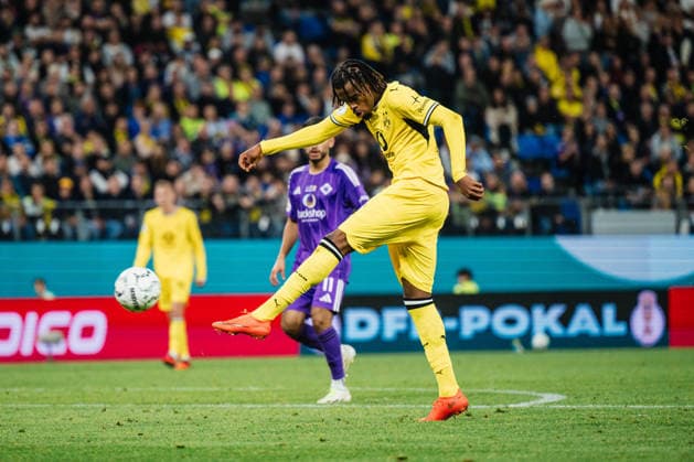 DFB-Pokal: HEBC - Borussia Dortmund, 01.09.2026 Carney Chukwuemeka (Borussia Dortmund, 17) schießt; Fußball, DFB-Pokal, 1. Runde: HEBC vs. Borussia Dortmund am 01.09.2026 im Volksparkstadion, Hamburg DFB REGULATIONS PROHIBIT ANY USE OF PHOTOGRAPHS AS IMAGE SEQUENCES AND OR QUASI-VIDEO. *** DFB Cup: HEBC vs. Borussia Dortmund, September 1, 2026; Carney Chukwuemeka (Borussia Dortmund), No. 17, taking a shot; DFB Cup, First Round: HEBC vs. Borussia Dortmund on September 1, 2026, at the Volksparkstadion, Hamburg. DFB regulations prohibit any use of photographs as image sequences and or quasi-video. Copyright: xBEAUTIFULxSPORTS Tonhäuserx