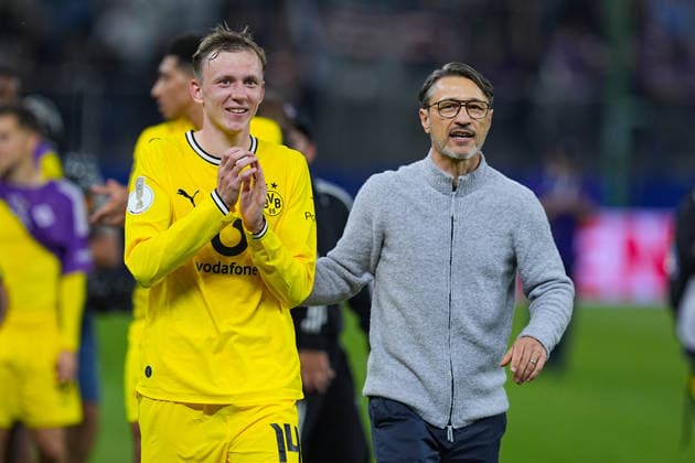 01.09.2026, xydrx, Fußball, DFB Pokal, HEBC Hamburg - Borussia Dortmund, Saison 2026 2027, Volksparkstadion: Maximilian Beier (Borussia Dortmund, 14) und Niko Kovac (Cheftrainer Borussia Dortmund) freuen sich über den Sieg DFB regulations prohibit any use of photographs as image sequences and or quasi-video. *** September 1, 2026, xydrx, Soccer, DFB Cup, HEBC Hamburg vs. Borussia Dortmund, 2026–2027 season, Volksparkstadion, Maximilian Beier of Borussia Dortmund, 14, and Niko Kovac, head coach of Borussia Dortmund, celebrate the victory. DFB regulations prohibit any use of photographs as image sequences and or quasi-video. Copyright: HMBxMedia YannisxDreimann