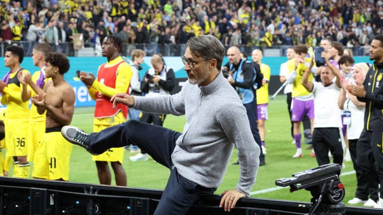 01.09.2026, xrekx, Fussball DFB Pokal 1.Runde, Hamburg-Eimsbütteler Ballsport-Club - Borussia Dortmund v.l. Niko Kovac Trainer (Borussia Dortmund) Mannschaft, Spieler, jubeln nach Spielende, Team, Player, celebrate at the end of the match Hamburg *** September 1, 2026, xrekx, Soccer, DFB Cup First Round, Hamburg Eimsbütteler Ballsport Club vs. Borussia Dortmund, Niko Kovac, Borussia Dortmund coach, team, players, celebrating after the match, Hamburg