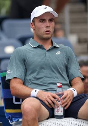 Arthur Fery of GB wears ear plugs during the changeover 2026 US Open, Day Three, USTA Billie Jean King National Tennis Center, New York, USA - 01 Sep 2026New York USTA Billie Jean King National T New York (NY) United States of America EDITORIAL USE ONLY No use with unauthorised audio, video, data, fixture lists, club league logos or live services. Online in-match use limited to 120 images, no video emulation. No use in betting, games or single club league player publications.  Copyright: xEllaxLing Shutterstockx 17124552ap