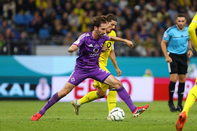 3 Laurel Glen Aug (HEBC), 20 Marcel Sabitzer (Borussia Dortmund) Fußball I Herren I DFB-Pokal I Saison 2026-2027 I 1. Runde I HEBC - Borussia Dortmund I 01.09.2026 I Volksparkstadion *** 3 Laurel Glen Aug HEBC, 20 Marcel Sabitzer Borussia Dortmund Soccer I Men s Team I DFB Cup I 2026–2027 Season I First Round I HEBC Borussia Dortmund I September 1, 2026 I Volksparkstadion