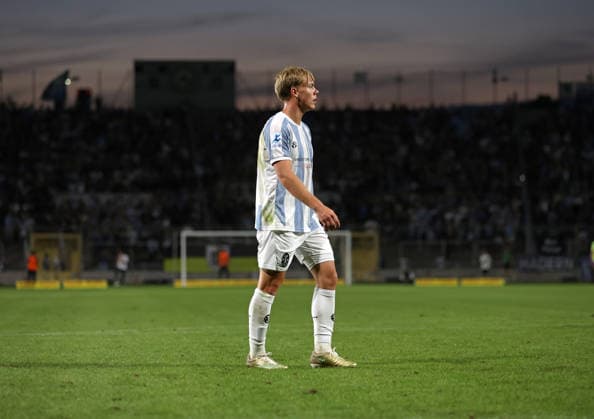 Fussball, Herren, Toto-Pokal, Ahtelfinale, Saison 2026 2027, TSV 1860 München - TSV Buchbach Grünwalder Stadion Fabio Wagner (TSV 1860 München) geht über das Spielfeld