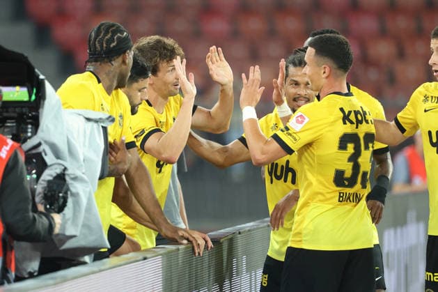 FC Zuerich - Young Boys Torjubel Christian Fassnacht, Isaac Schmidt und Stefan Bukinac (YB) 01.09.2026 Zuerich , SCHWEIZ, Stadion Letzigrund Zuerich Fussball Saison 2026 2027 Herren Fussball Super League FC Zuerich - BSC Young Boys Bern Torjubel Christian Fassnacht, Isaac Schmidt und Stefan Bukinac (YB)