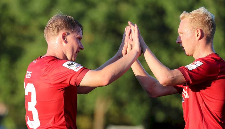 01.09.2026, xfsx, Herren, Fussball, Saison 2026 2027, BFV Verbandspokal, Achtelfinale: TSV Neudrossenfeld - FC Wuerzburger Kickers v.li.: Philipp Ochs (FC Wuerzburger Kickers), Luke Hemmerich (FC Wuerzburger Kickers) mit Torjubel, celebrate the goal, goal celebration, Jubel ueber das Tor zum 2:3 Neudrossenfeld Deutschland