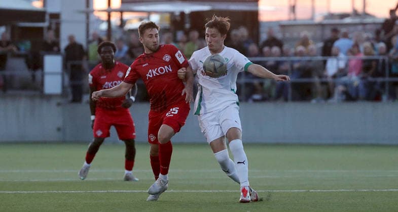 01.09.2026, xfsx, Herren, Fussball, Saison 2026 2027, BFV Verbandspokal, Achtelfinale: TSV Neudrossenfeld - FC Wuerzburger Kickers v.li.: Dominik Meisel (FC Wuerzburger Kickers), Marin Hrgota (TSV Neudrossenfeld) Neudrossenfeld Deutschland
