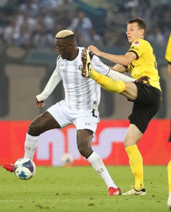 FC Zuerich - Young Boys Philippe Keny gegen Sandro Lauper 01.09.2026 Zuerich , SCHWEIZ, Stadion Letzigrund Zuerich Fussball Saison 2026 2027 Herren Fussball Super League FC Zuerich - BSC Young Boys Bern Philippe Keny (li,FCZ) gegen Sandro Lauper (YB)