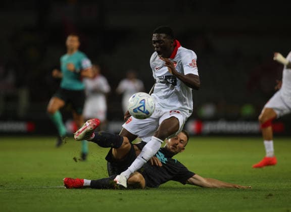 SOCCER - Coppa Italia - Torino FC vs. AC Monza Photo by IPA ABACAPRESS.COM88010940 - Ebenezer Akinsanmiro of AC Monza and Ardian Ismajli of Torino FC during the 2026 27 Coppa Italia soccer match between Torino FC and AC Monza on September 1, 2026, at the Stadio Olimpico Grande Torino in Turin, Italy. Photo by Nderim KACELI Turin Italy  Copyright: xIPAxSport ABACAx