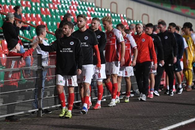 Fußball Regionalliga West 6. Spieltag Rot-Weiß Oberhausen - SV Westfalia Rhynern am 01.09.2026 im Stadion Niederrhein in Oberhausen Oberhausener Spieler bedanken sich nach dem Spielende bei ihren Fans