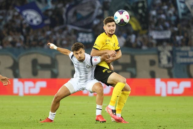 FC Zuerich - Young Boys Bledian Krasniqi gegen Armin Gigovic 01.09.2026 Zuerich , SCHWEIZ, Stadion Letzigrund Zuerich Fussball Saison 2026 2027 Herren Fussball Super League FC Zuerich - BSC Young Boys Bern Bledian Krasniqi (li,FCZ) gegen Armin Gigovic (YB)