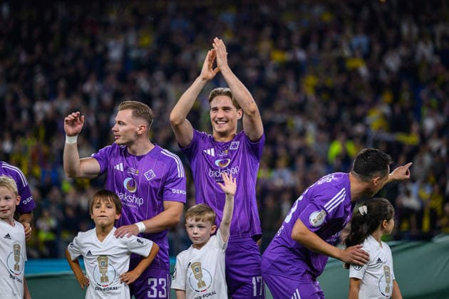 Fußball I Saison 2026-2027 I DFB-Pokal I 1. Runde I HEBC - Borussia Dortmund I 01.09.2026 Christopher Grünewald (33, HEBC Hamburg), Robert Schick (17, HEBC Hamburg) Hamburg Volksparkstadion Hamburg Deutschland *** Soccer 2026–2027 Season DFB Cup First Round HEBC vs. Borussia Dortmund September 1, 2026 Christopher Grünewald (33), HEBC Hamburg; Robert Schick (17), HEBC Hamburg Hamburg Volksparkstadion, Hamburg, Germany Copyright: xLobecax xHenningxRohlfsx