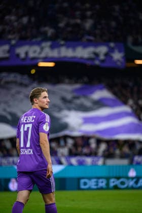 Fußball I Saison 2026-2027 I DFB-Pokal I 1. Runde I HEBC - Borussia Dortmund I 01.09.2026 Robert Schick (17, HEBC Hamburg) Hamburg Volksparkstadion Hamburg Deutschland *** Soccer 2026–2027 Season DFB Cup First Round HEBC vs. Borussia Dortmund September 1, 2026 Robert Schick 17, HEBC Hamburg Volksparkstadion, Hamburg, Germany Copyright: xLobecax xHenningxRohlfsx