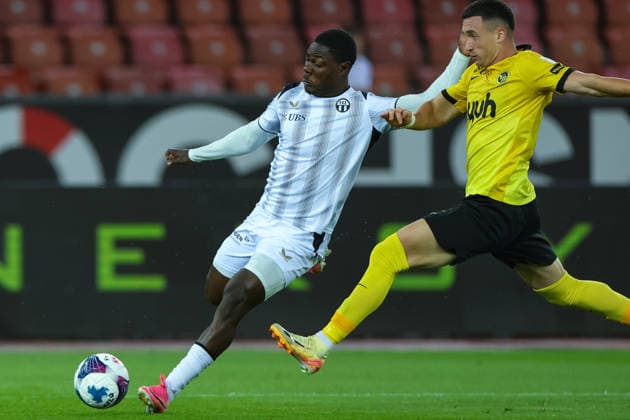 1. September 2026, Fussball, Brack Super League 2026 27, Runde 6, FC Zürich vs. BSC Young Boys, Stadion Letzigrund, Zürich, Schweiz Umeh Emmanuel (11, FC Zürich, li.) im Zweikampf mit Stefan Bukinac (33, BSC Young Boys) Photo: Urs Ottiger