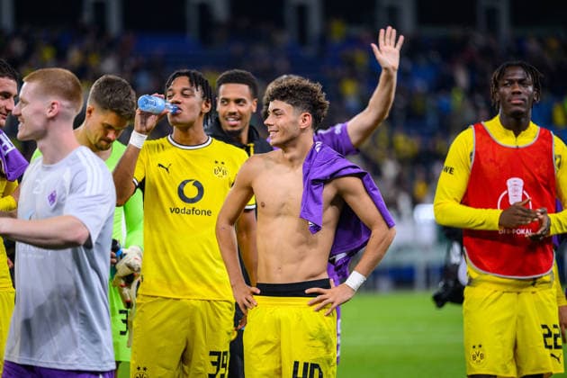 Fußball I Saison 2026-2027 I DFB-Pokal I 1. Runde I HEBC - Borussia Dortmund I 01.09.2026 Samuele Inacio (40, Borussia Dortmund) Hamburg Volksparkstadion Hamburg Deutschland *** Soccer 2026–2027 Season DFB Cup First Round HEBC vs. Borussia Dortmund September 1, 2026 Samuele Inacio 40, Borussia Dortmund Volksparkstadion, Hamburg, Germany Copyright: xLobecax xHenningxRohlfsx