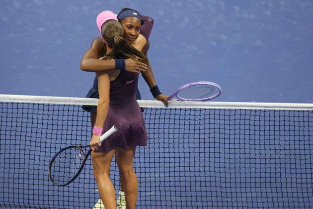 US Open tennis tournament - Day 3 Coco Gauff (rear) of the USA salutes Zeynep Sonmez (front) of Turkey after winning their Women™s Singles round one match of the US Open Tennis Championships in Flushing Meadows, New York, USA, 01 September 2026. FLUSHING MEADOWS NEW YORK United States  Copyright: xBRIANxHIRSCHFELDx