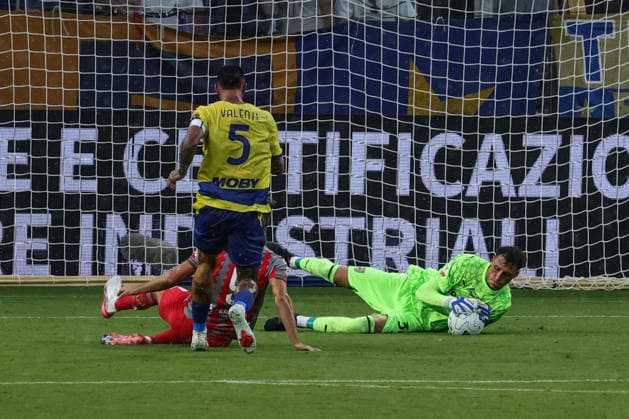 IPA88019463 - Parma s Giovanni Daffara makes a save during the Coppa Italia match between Parma Calcio and US Cremonese in Parma, Italy, on September 1, 2026  Copyright: xLorenzoxCattani IPAxSportx xx 88019463