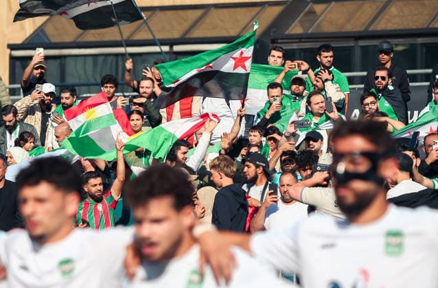 Essen, Deutschland, Europa: SOCCA World Cup 2026, Kleinfeldfußball (6 gegen 6), Gruppenspiel zwischen Syrien und Irland. Zuschauer, Fans, Tribüne...horeographie, Fanchoreo, Copyright: xAymanxAlahmedx