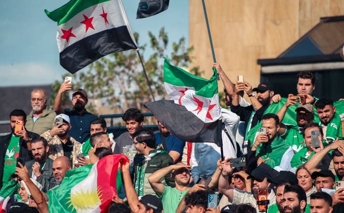 Essen, Deutschland, Europa: SOCCA World Cup 2026, Kleinfeldfußball (6 gegen 6), Gruppenspiel zwischen Syrien und Irland. Zuschauer, Fans, Tribüne...horeographie, Fanchoreo, Copyright: xAymanxAlahmedx