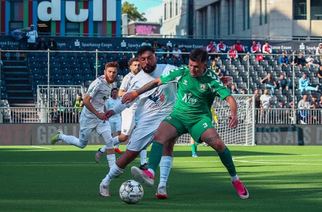 Essen, Deutschland, Europa: SOCCA World Cup 2026, Kleinfeldfußball (6 gegen 6), Gruppenspiel zwischen Syrien und Irland. Spielszenen, Zweikämpfe, Spieler und Emotionen während der Partie im Rahmen der internationalen SOCCA-Weltmeisterschaft in Essen. Copyright: xAymanxAlahmedx