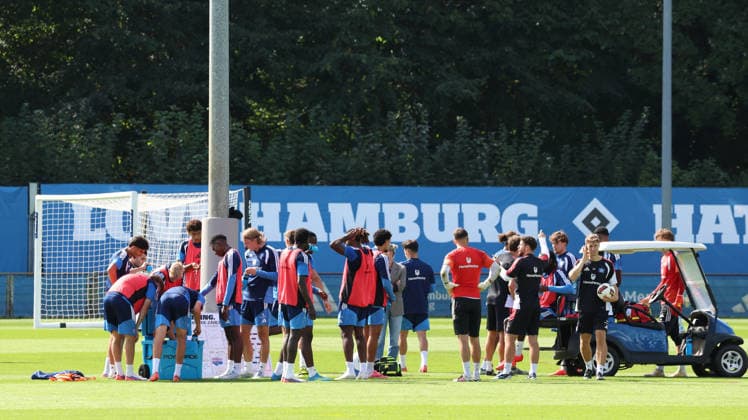 02.09.2026, xrekx, Fussball 1.Bundesliga, Hamburger SV - Training v.l. Trinkpause Hamburg *** September 2, 2026, xrekx, Soccer, Bundesliga 1, Hamburger SV Practice: Water Break, Hamburg